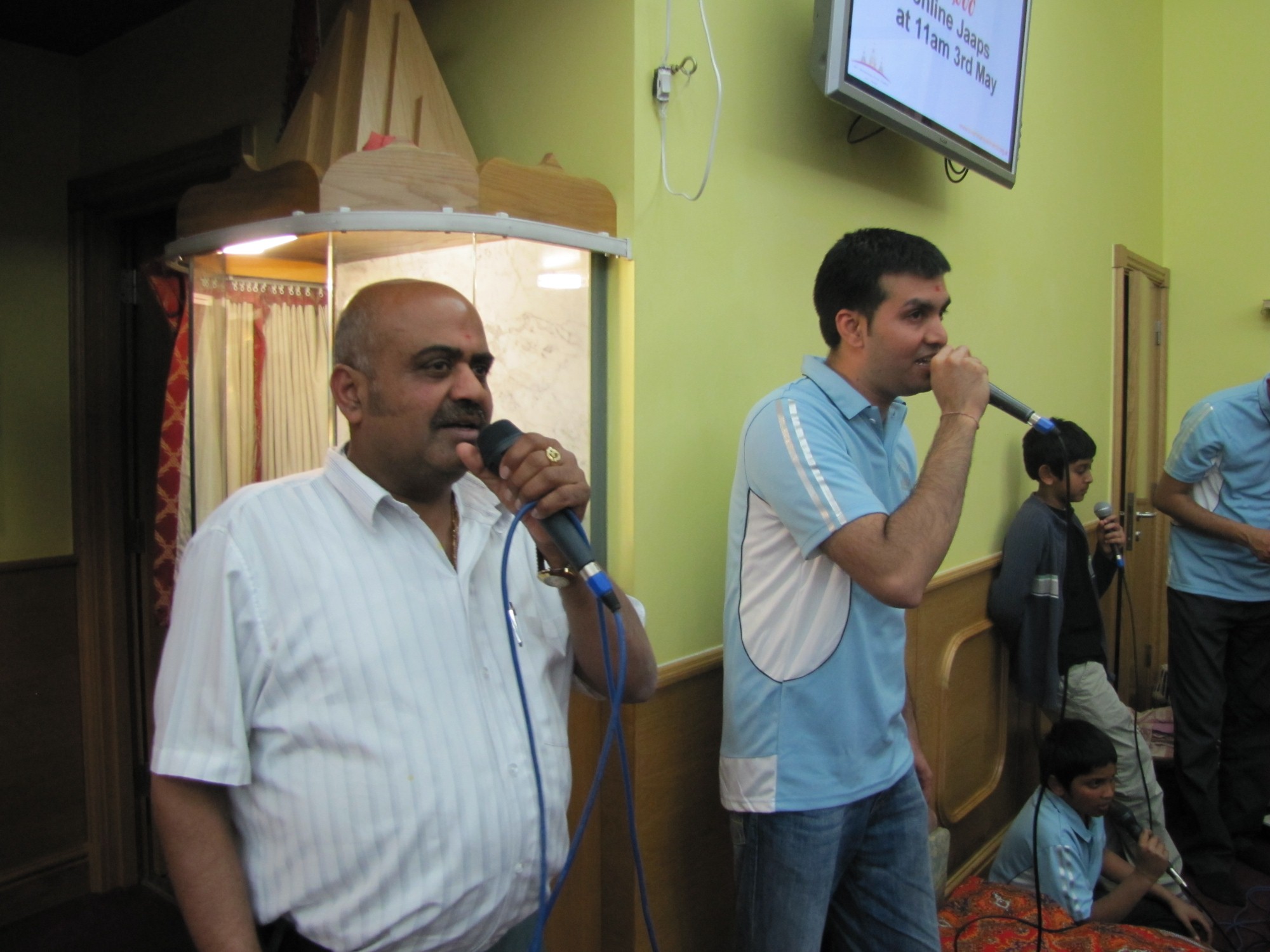 ©1987-2017 SKS Swaminarayan Temple East London