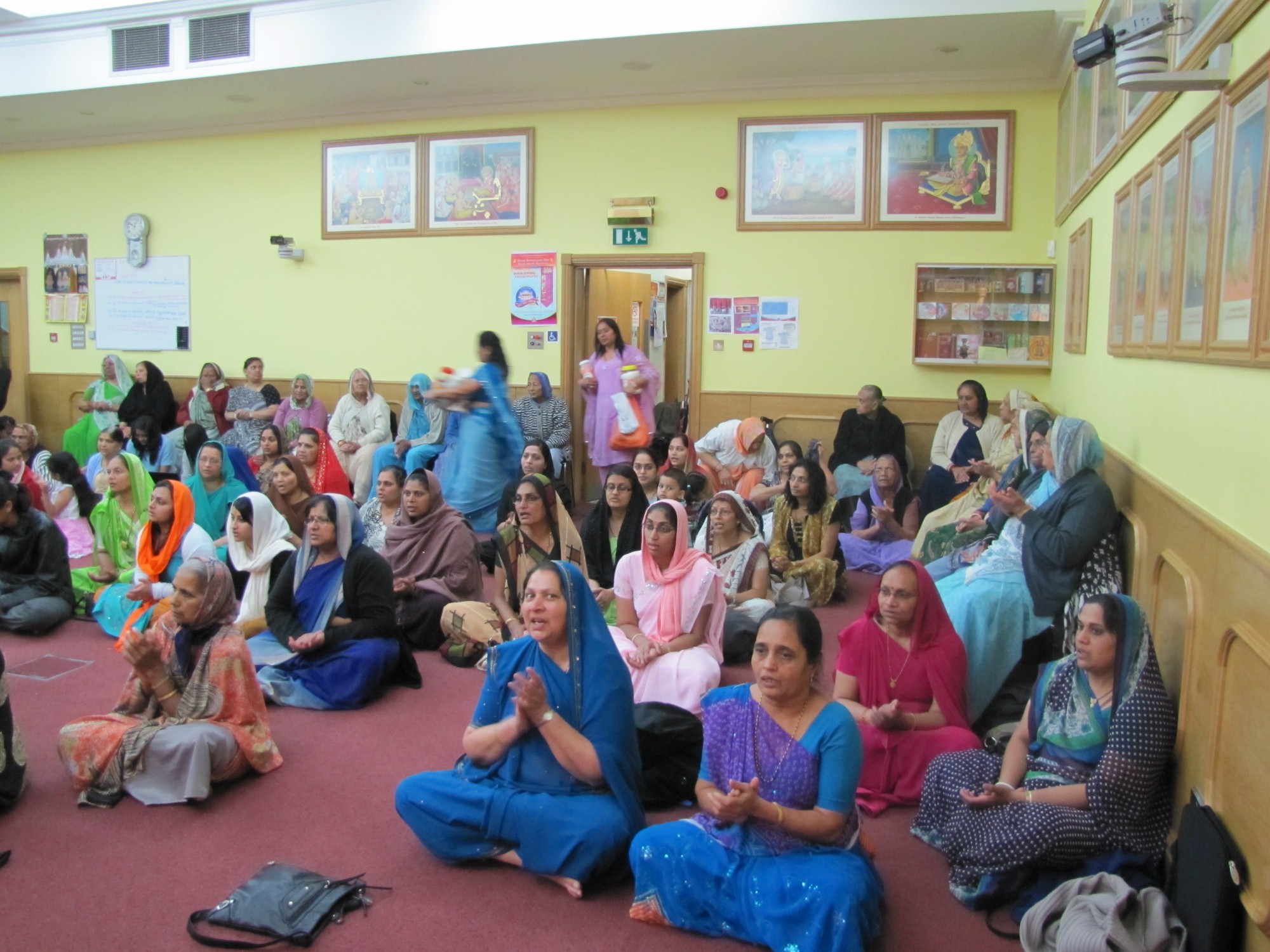©1987-2017 SKS Swaminarayan Temple East London