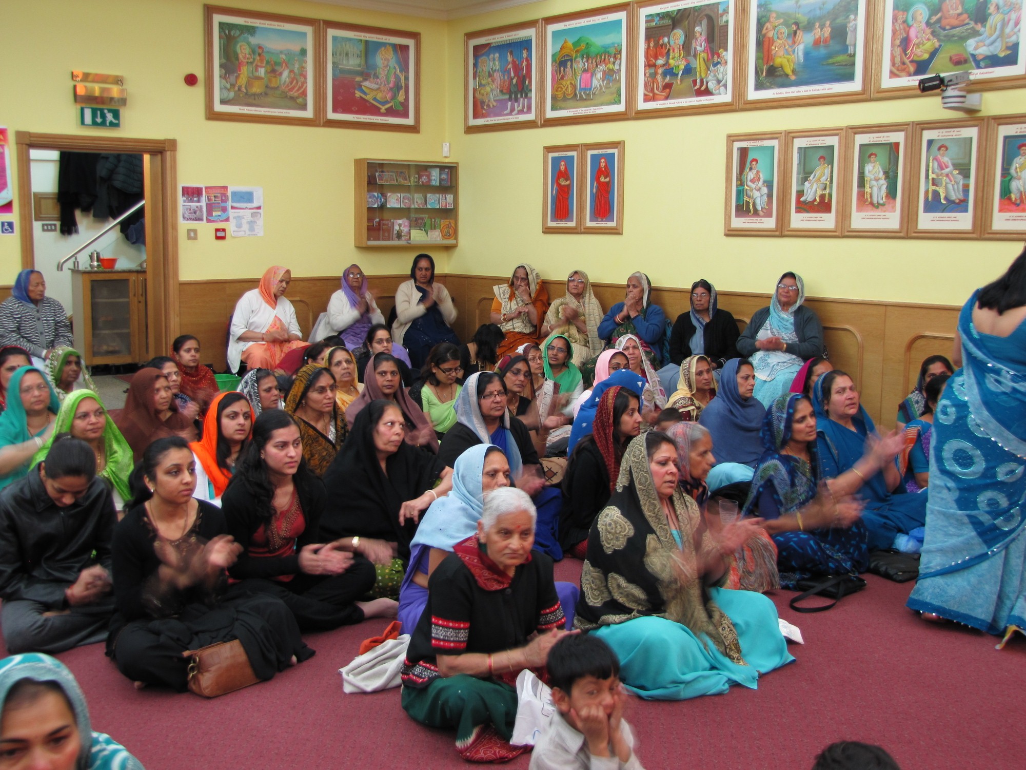 ©1987-2017 SKS Swaminarayan Temple East London