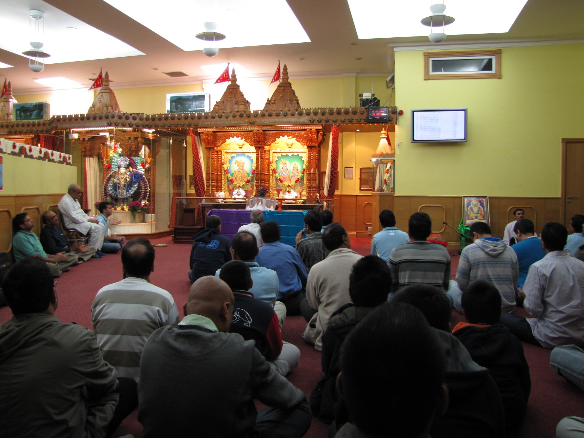 ©1987-2017 SKS Swaminarayan Temple East London