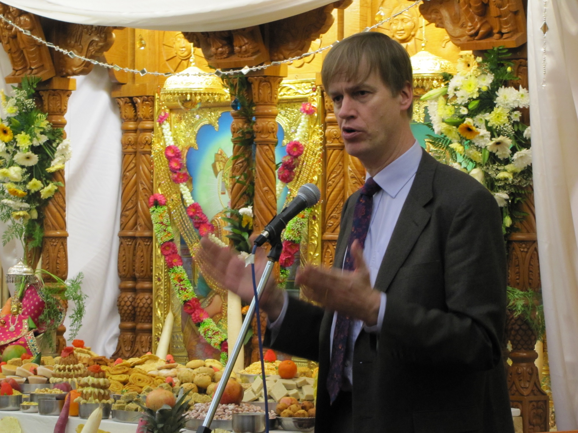 ©1987-2017 SKS Swaminarayan Temple East London