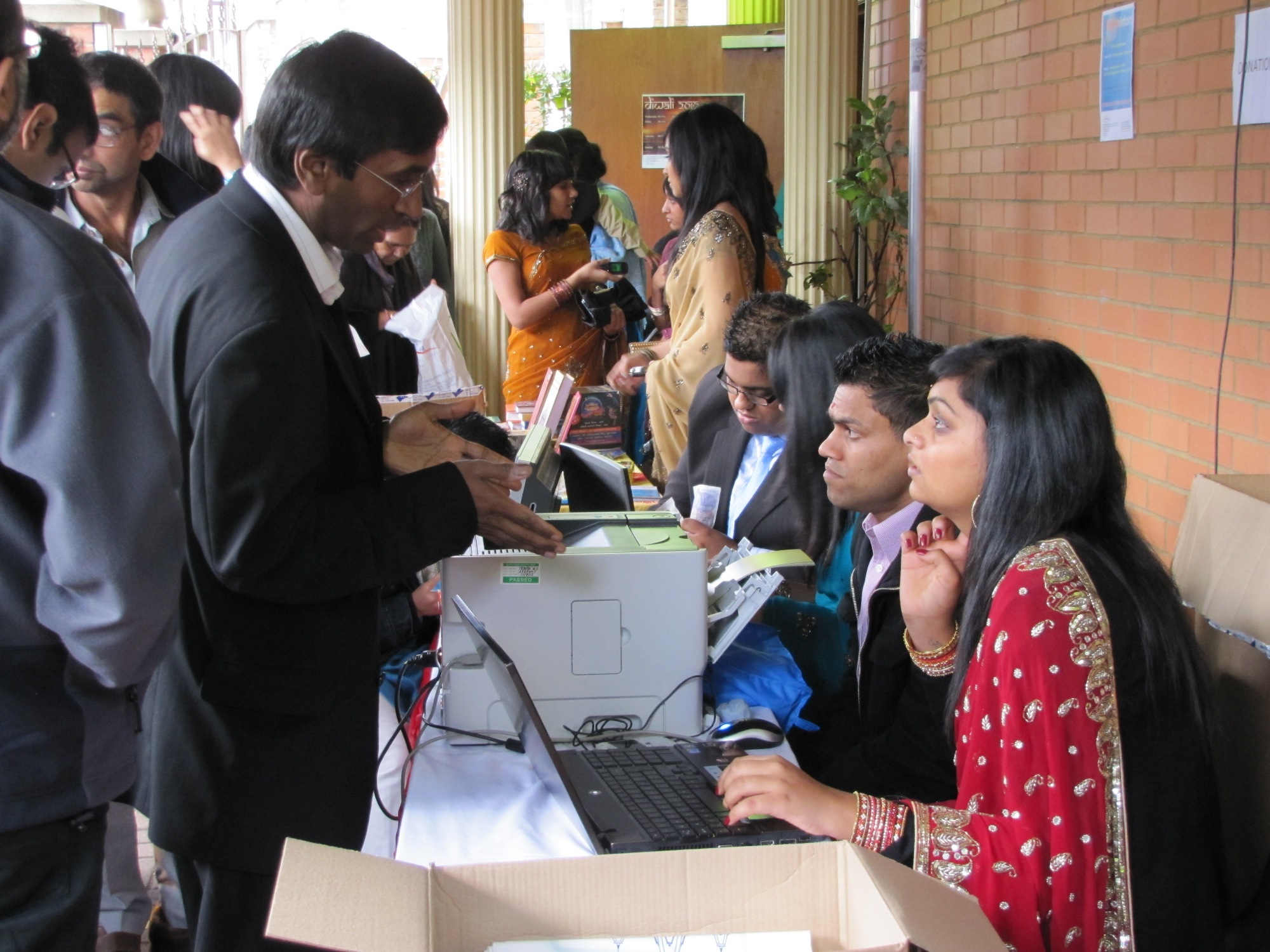 ©1987-2017 SKS Swaminarayan Temple East London