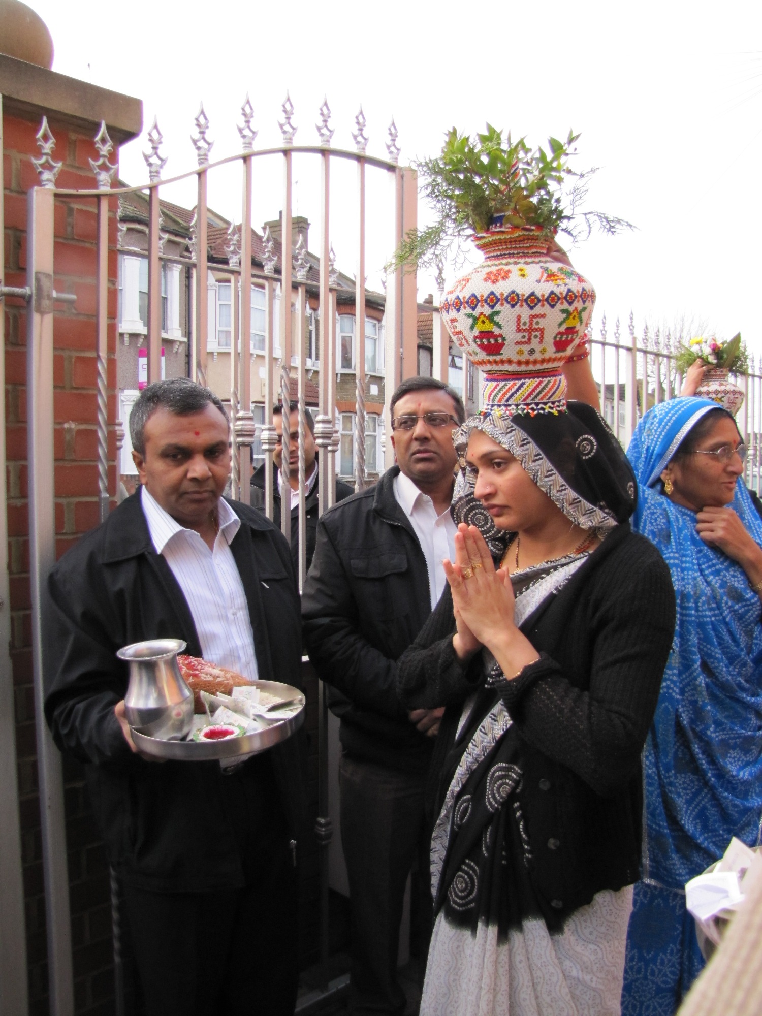 ©1987-2017 SKS Swaminarayan Temple East London