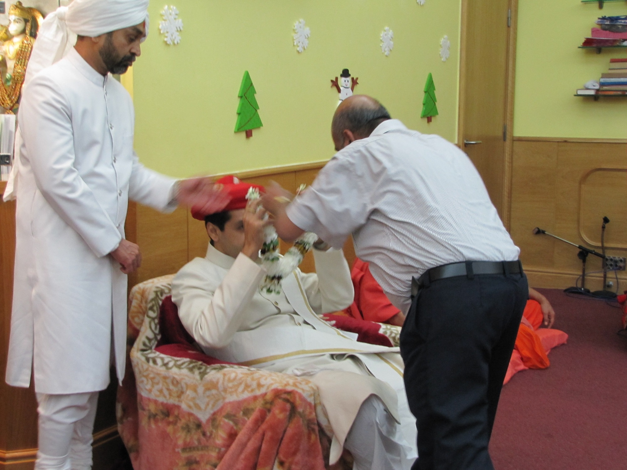 ©1987-2017 SKS Swaminarayan Temple East London