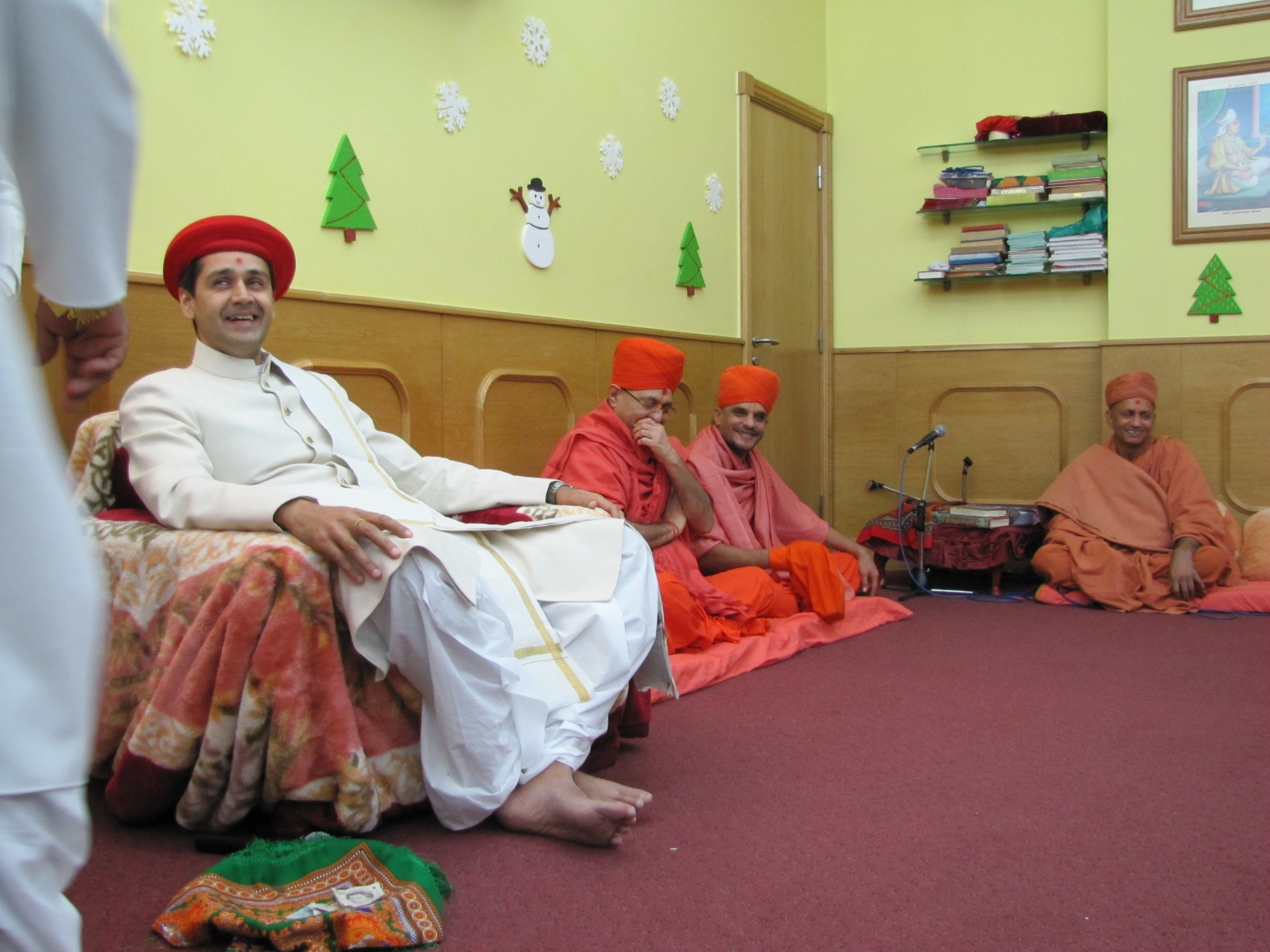 ©1987-2017 SKS Swaminarayan Temple East London