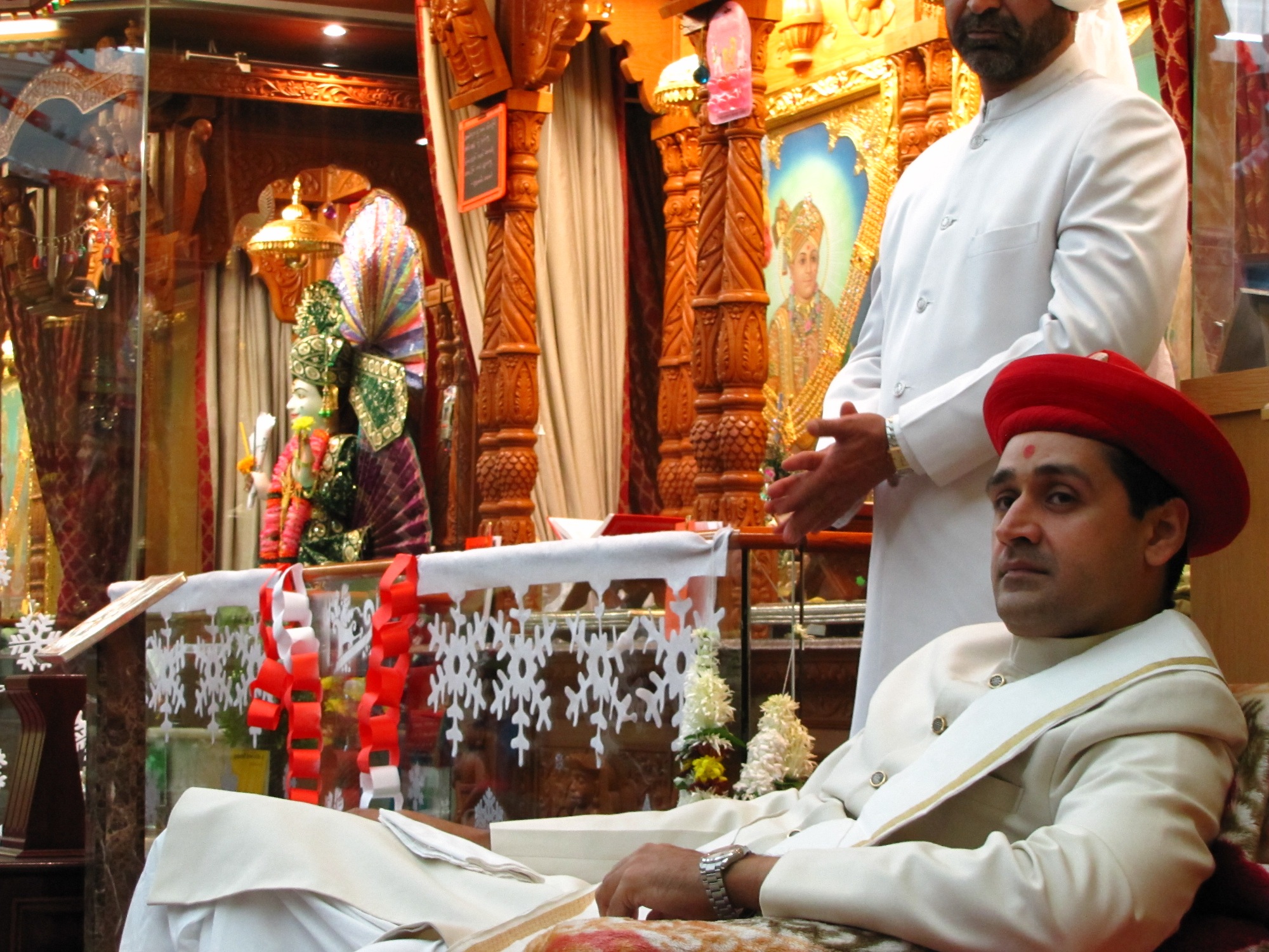 ©1987-2017 SKS Swaminarayan Temple East London