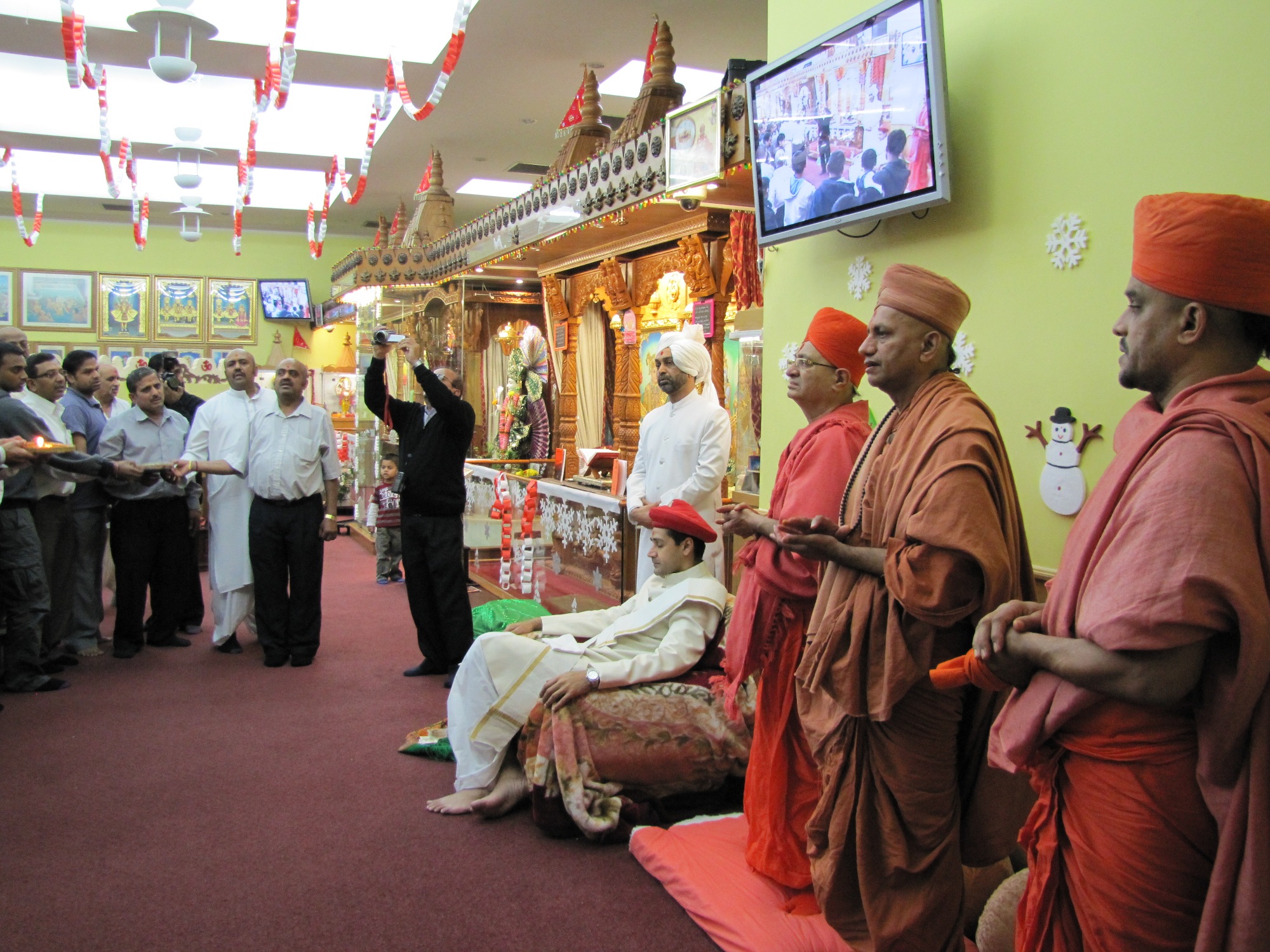 ©1987-2017 SKS Swaminarayan Temple East London