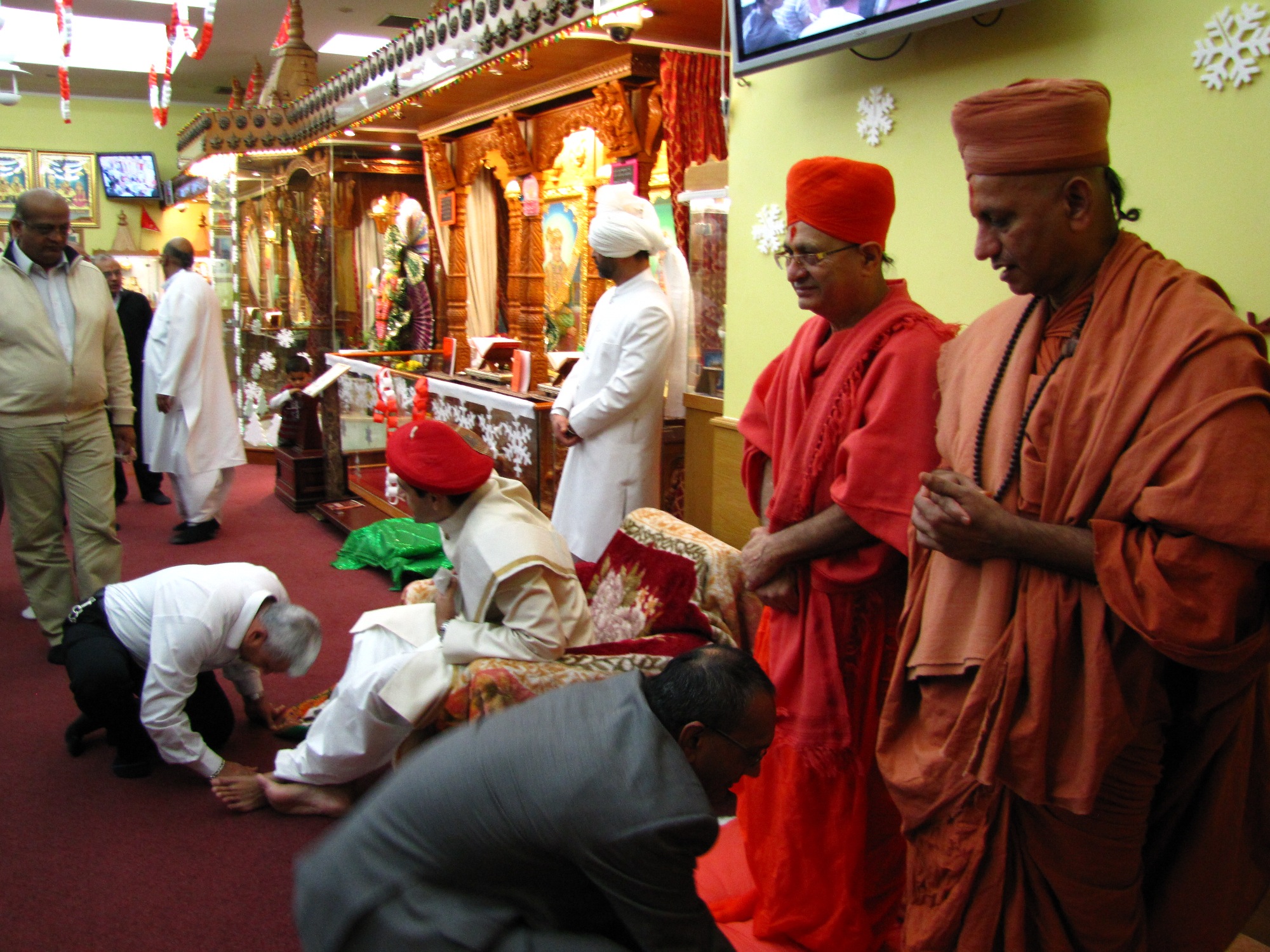 ©1987-2017 SKS Swaminarayan Temple East London