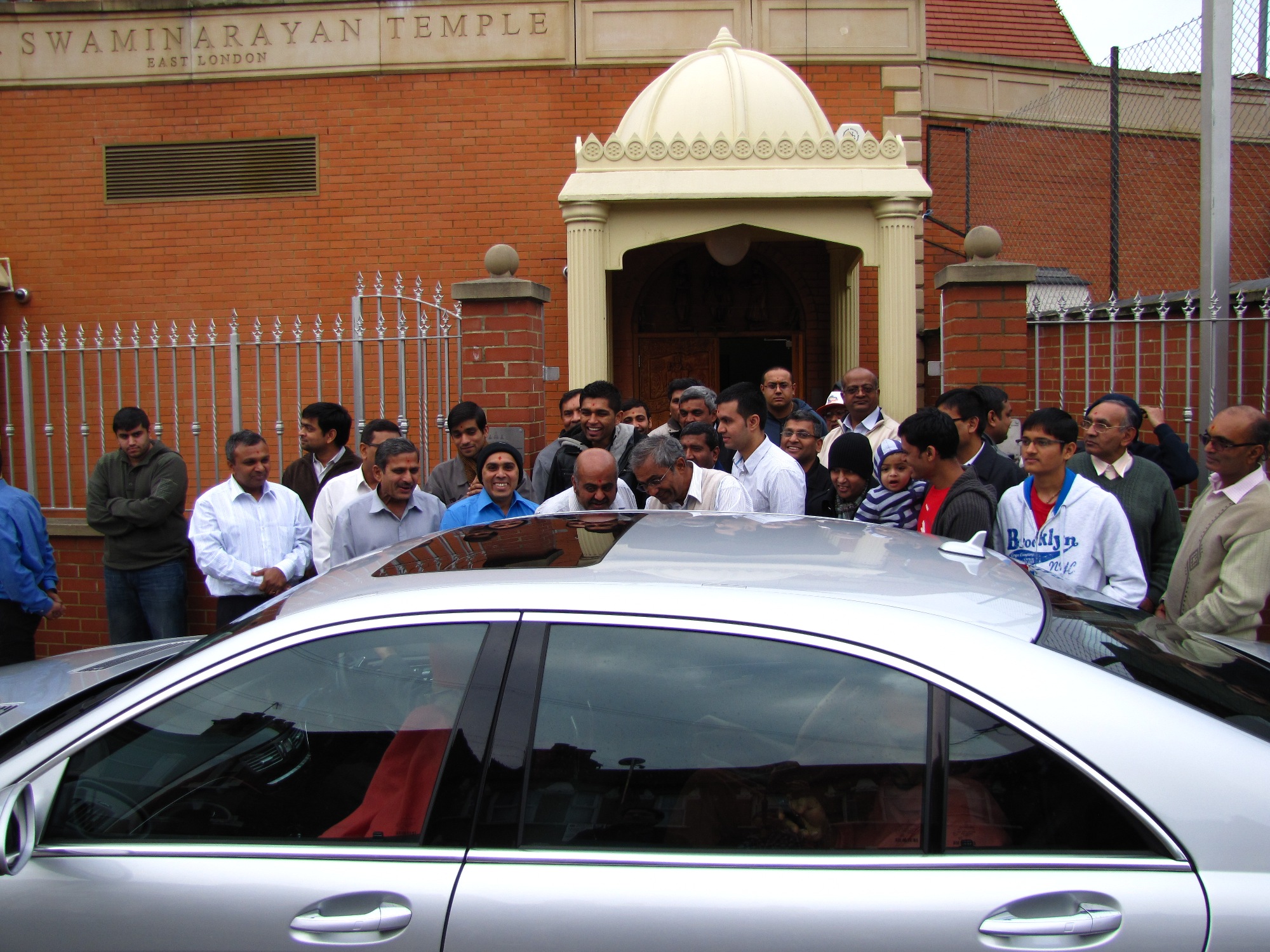 ©1987-2017 SKS Swaminarayan Temple East London