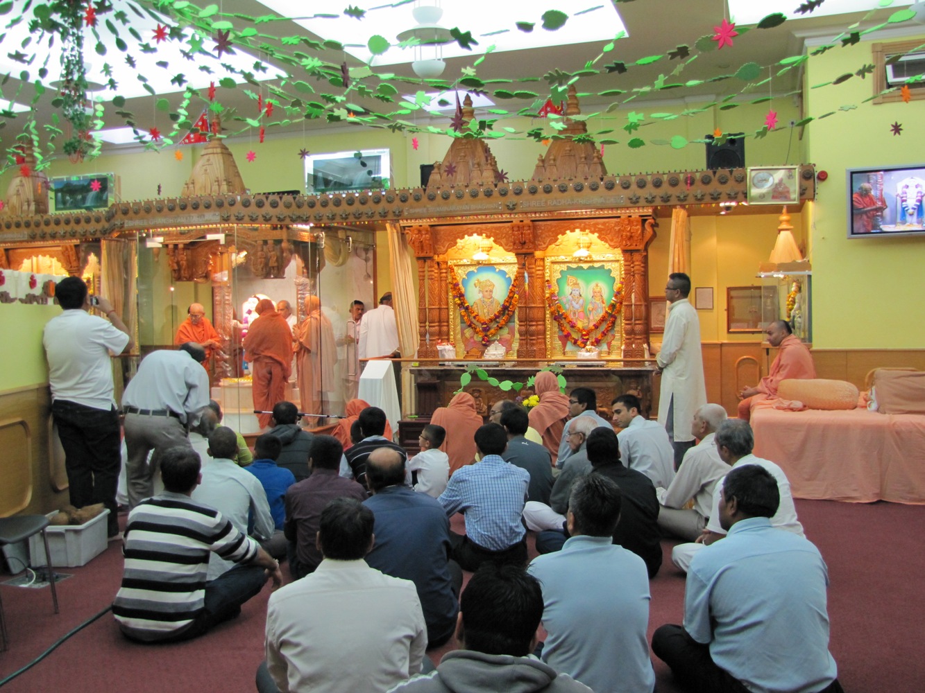 ©1987-2017 SKS Swaminarayan Temple East London