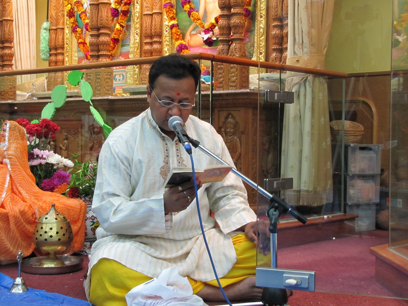 ©1987-2017 SKS Swaminarayan Temple East London
