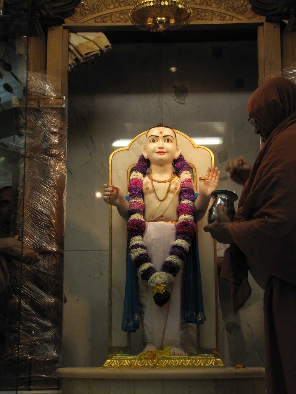 ©1987-2017 SKS Swaminarayan Temple East London