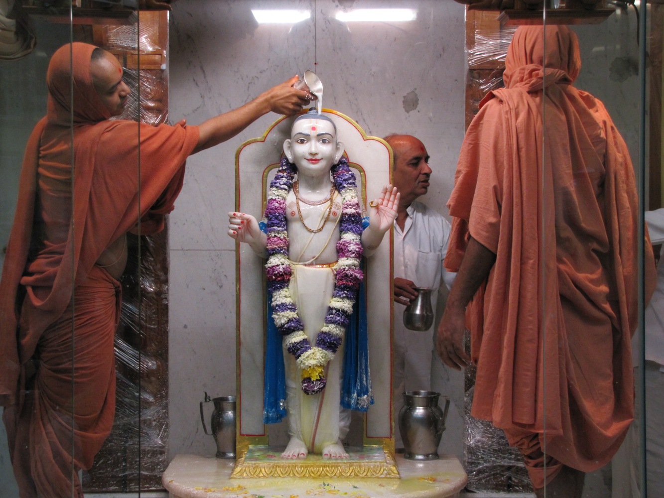 ©1987-2017 SKS Swaminarayan Temple East London