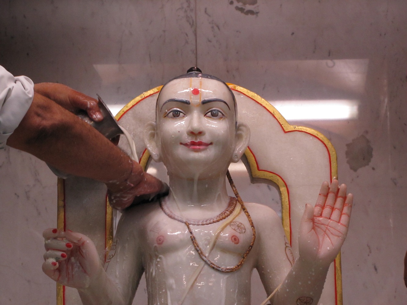 ©1987-2017 SKS Swaminarayan Temple East London