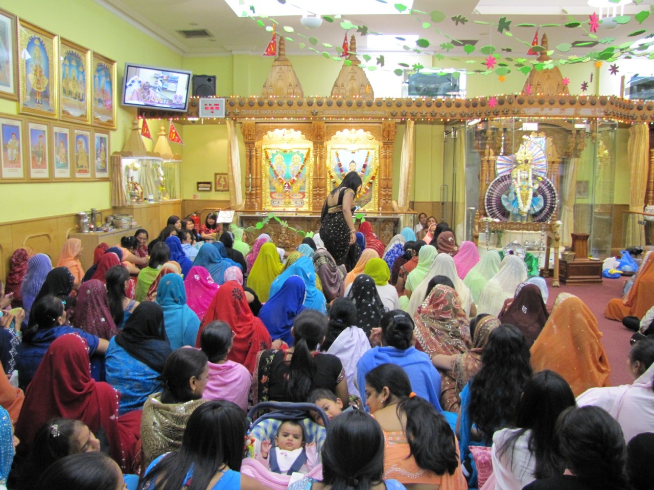 ©1987-2017 SKS Swaminarayan Temple East London