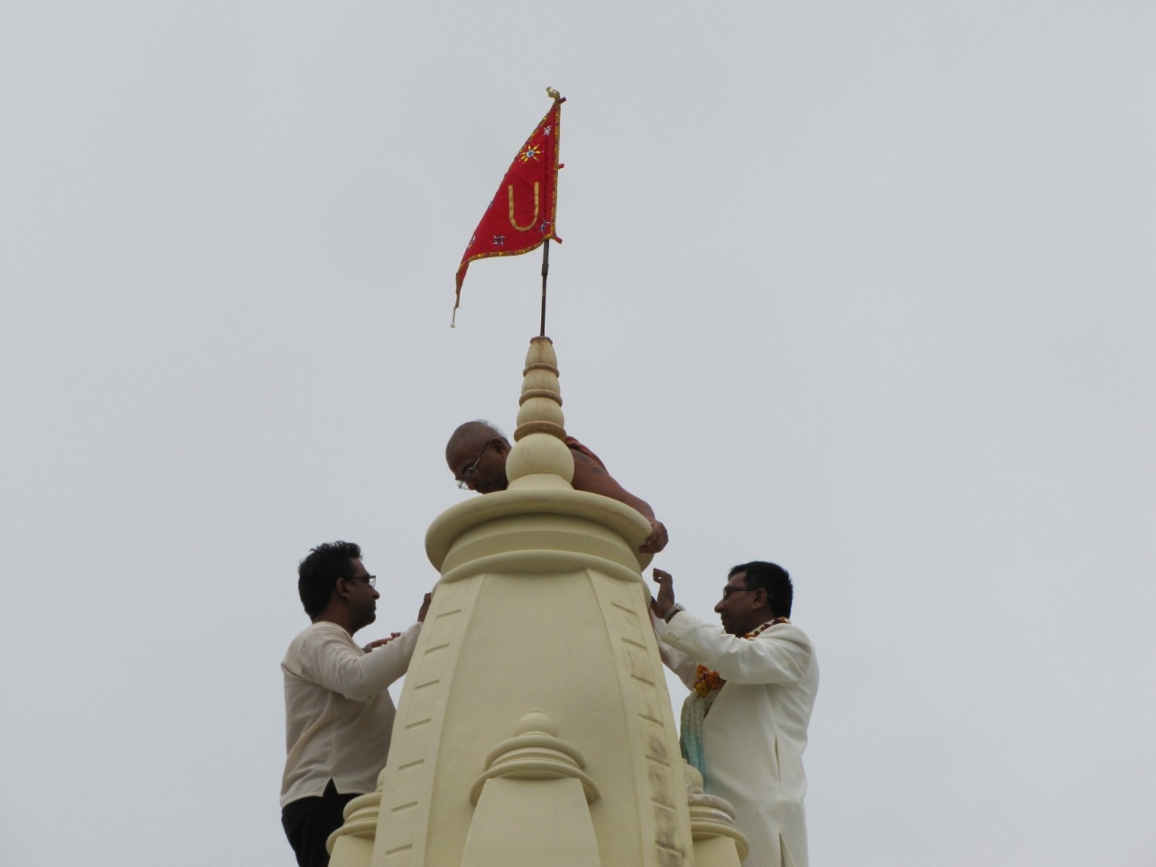©1987-2017 SKS Swaminarayan Temple East London