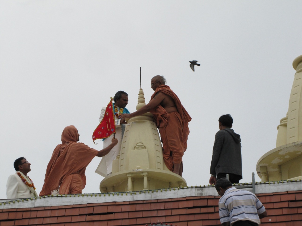 ©1987-2017 SKS Swaminarayan Temple East London