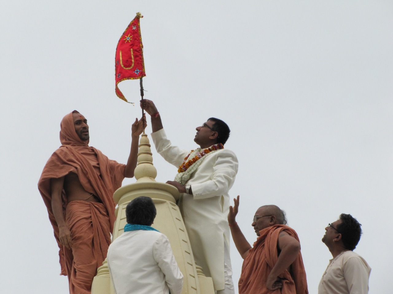 ©1987-2017 SKS Swaminarayan Temple East London