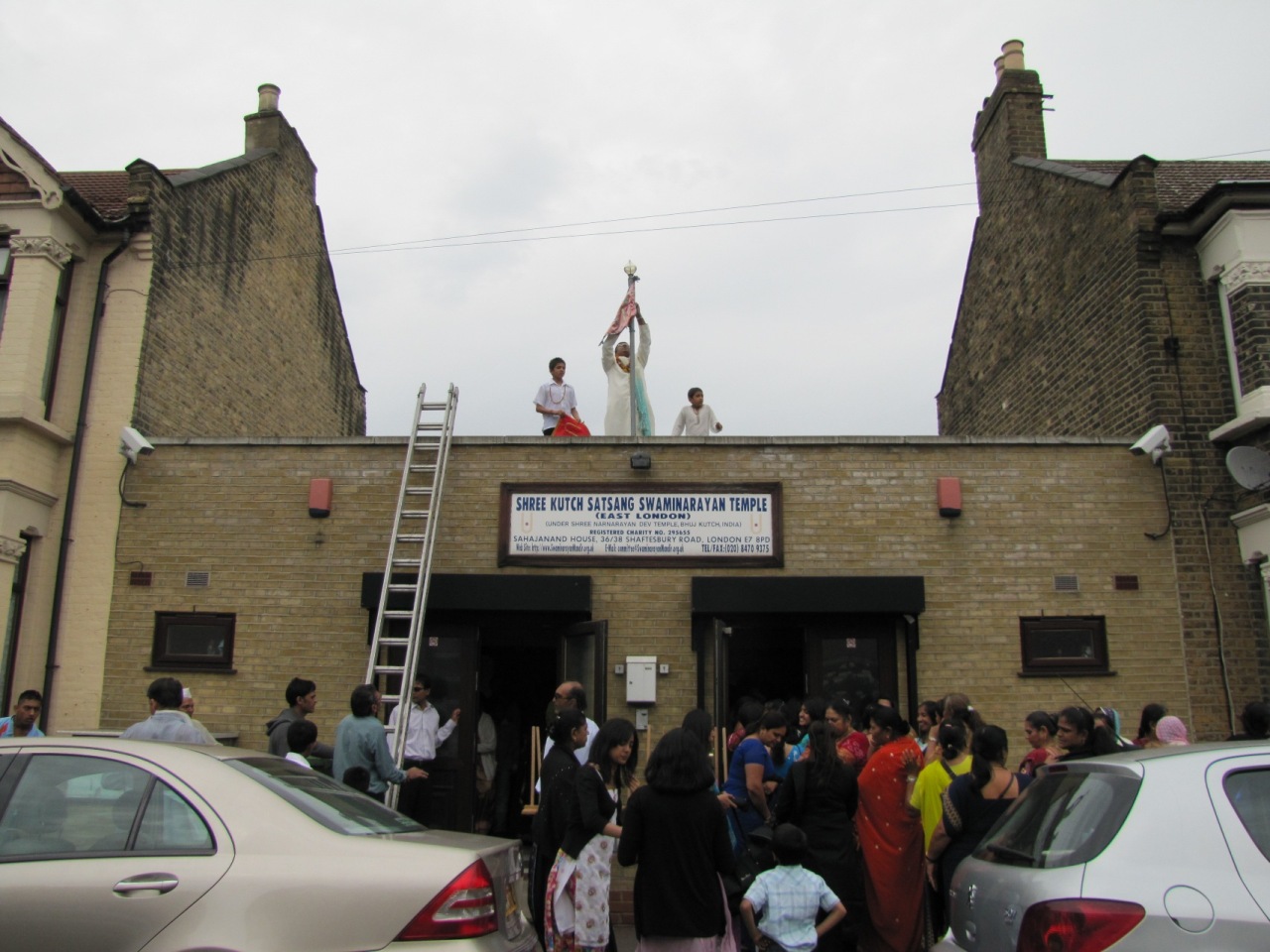 ©1987-2017 SKS Swaminarayan Temple East London