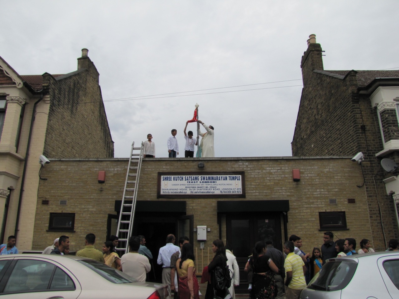 ©1987-2017 SKS Swaminarayan Temple East London