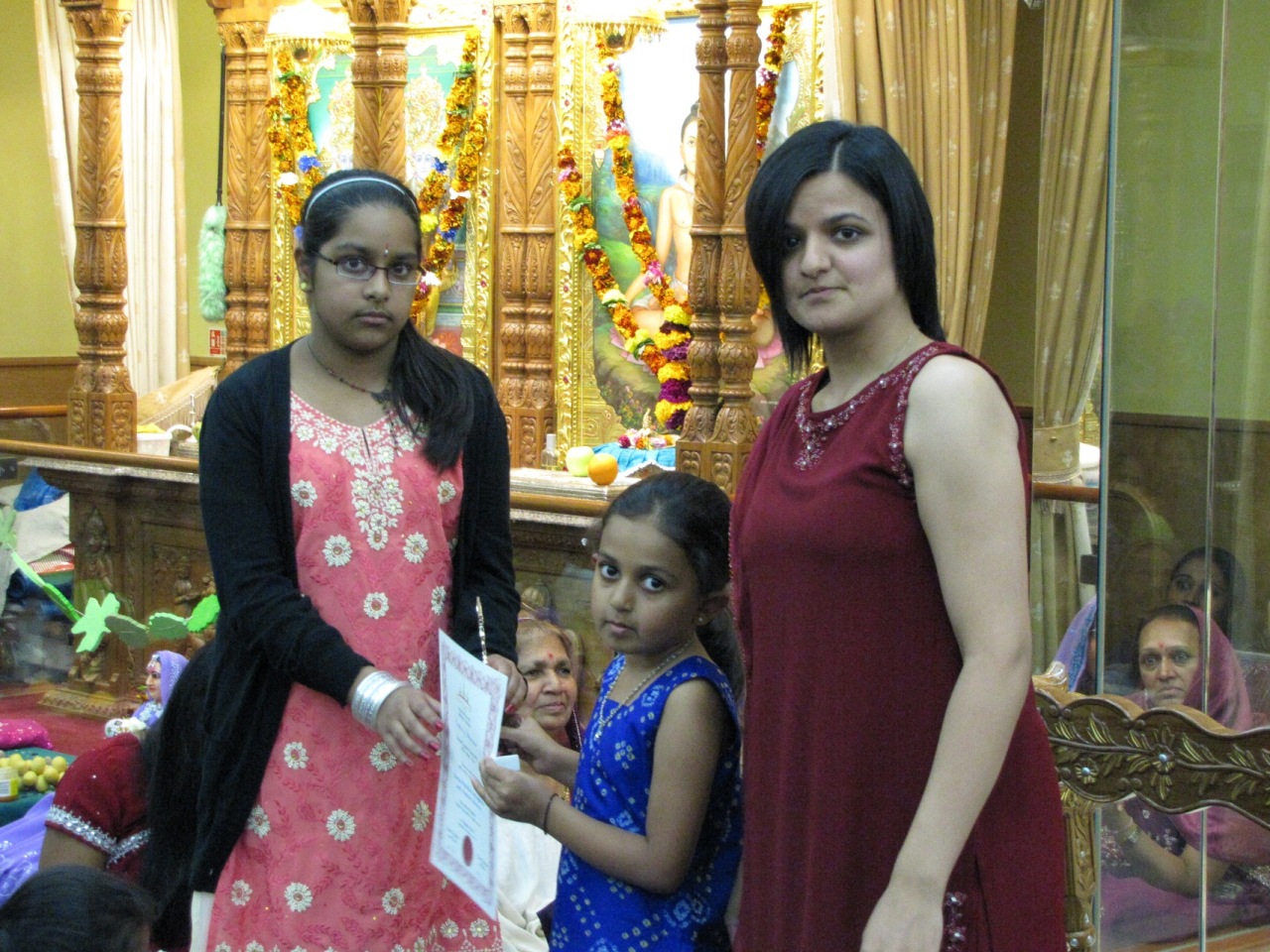 ©1987-2017 SKS Swaminarayan Temple East London